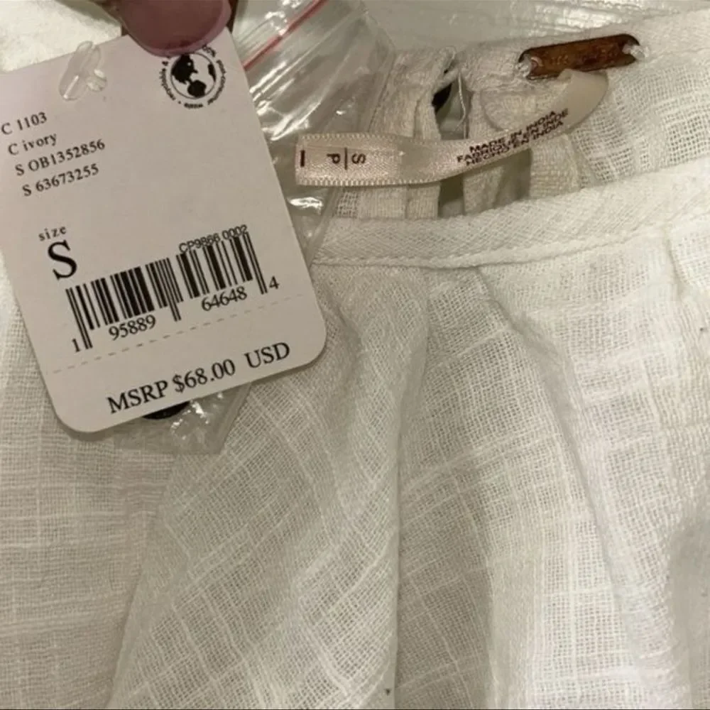 Free people Off-White Ruffle Cotton Top(Size Small)